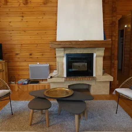Chalet Barcelonnette, 5 Pieces, 10 Personnes - Fr-1-165-128 בקתה *